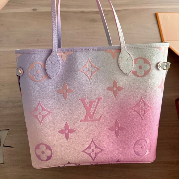 Vuitton Escale Neverfull Louis Vuitton Rainbow Neverfull Pastel